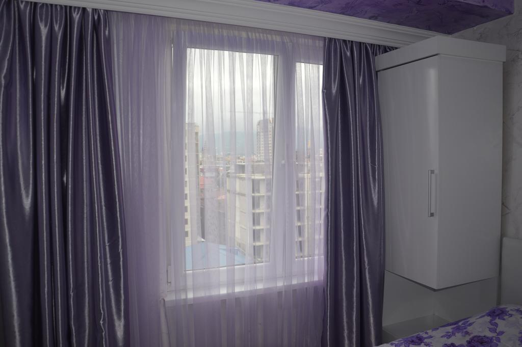 Irakli'S Apartment With Sea View Batum Oda fotoğraf